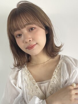 エム(EM) ナチュラルくびれヘアベージュカラーダブルカラーボブレイヤー