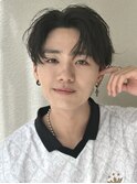 【10代20代おすすめメンズヘアキメすぎない束感アップバング】