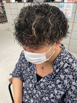 ラックスビールーチェ 沖縄那覇イオンモール店(LUXBE LUCE) 波巻スパイラル+ハイトーンメッシュ