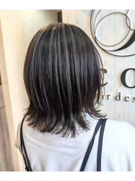 イル(iru) コントラストハイライトで白髪ぼかしデザイン