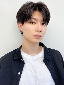 サロンリベルテ(salon Liberte) 束感×軽めマッシュセンターパートで清潔感と動きを両立