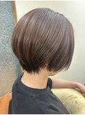丸みショート×艶ベージュカラー