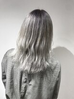 ディバイス(Device)&nbsp;外国人風Wカラー