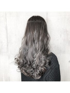 シュプバイトゥーミー(sup.by tomee) ブルージュ【担当　末吉】