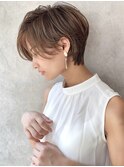  30、40代にオススメ！立体感くびれショート×シャンパンカラー