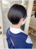 黒髪ショートボブ垢抜けヘアスタイル前髪ありくびれヘア