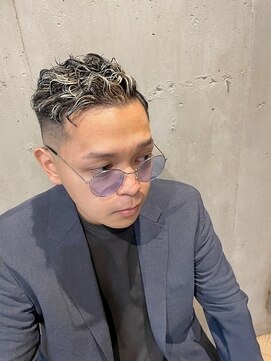 ラグシス ザ バックルーム(LUXIS THE BACK ROOM) 七三スキンフェード【立川/メンズ】