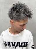 ホワイトメッシュツイストスパイラルパーマフェードカット短髪