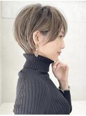 斜めバング グレージュカラー シルキーベージュ マッシュパーマ