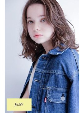 ラレイ(Lalei) 【 表参道/青山】グレージュ×ミディアムウェーブ【ささき】