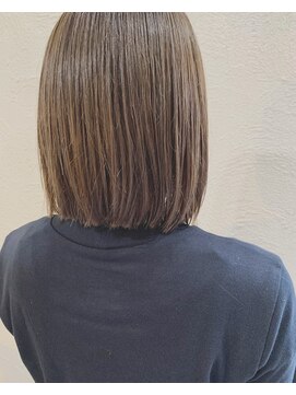 ニコ(hair room nico) 切りっぱなしボブでケアブリーチ