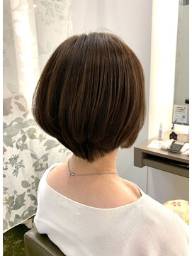 パシフィックダズールバトン(Pacific Dazzle baton) 艶感ボブ×ベージュ