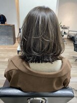 ヴィフ 大船(VIF)&nbsp;ブリーチなしダブルカラー×アッシュグレージュ×レイヤーカット