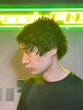 グリーディーフォックス 代々木(Greedy FOX) コンマヘア/センタ-パ-ト/ツイストスパイラル/スキンフェード