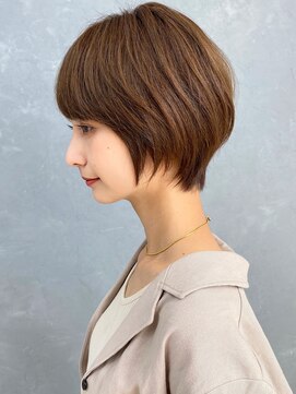 ベルム(Belme) 色気が漂うコンパクト丸みショート/小型/前下がりショート