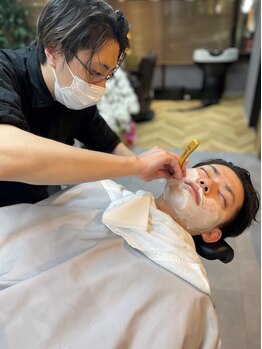 印象を左右する眉・ひげのお手入れはプロにお任せ！Barberならではの技術で清潔感溢れる印象に！