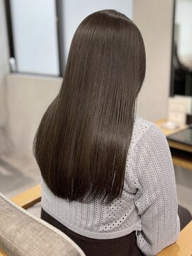 ミュラ(mulah) 艶カラーアッシュベージュ＊ストレートロング透明感カラー