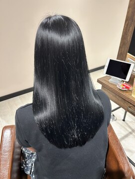 ソリス(Solis) ブルーブラック×髪質改善トリートメント