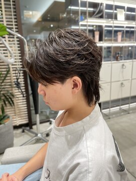 ステアケース 武蔵小杉店(stair:case) 垢抜けセンターパートフェザーパーマ