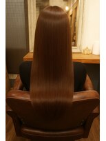 スローネ(THRONE)&nbsp;髪質改善酸性ストレートで艶髪／20代30代40代／新宿
