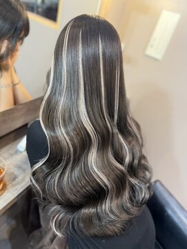 ラピス 横浜(Lapis) アッシュブラックハイライトブリーチカラーシールエクステ