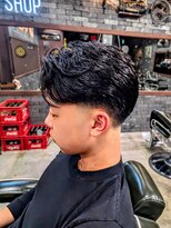 フォーコーナーズカットショップスリーセント 栄(FourCornersCutShop 3/cent)&nbsp;【テーパーフェード×ラフカール】