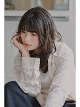 イズ(is)&nbsp;ベージュロングヘア