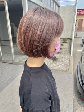 ビーヒアナウ 金沢県庁店(BE HERE NOW) 【ピンクベージュ×ショートボブ】