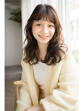 マグノリア オモテサンドウ(MAGNOLiA Omotesando) 重軽質感が可愛い愛されロング・・・HINATA