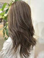 メリー オオサカ(Merly Osaka)&nbsp;トーン明るめの馴染むハイライト_明るめベージュ_