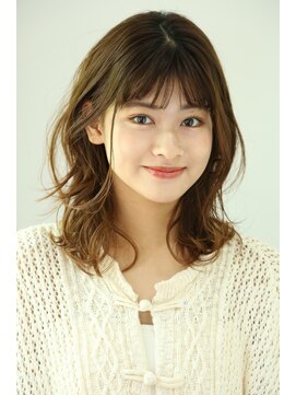 ガーランド (Garland) 大人ミディアム/レイヤー/似合わせカット/ベージュ/卵型