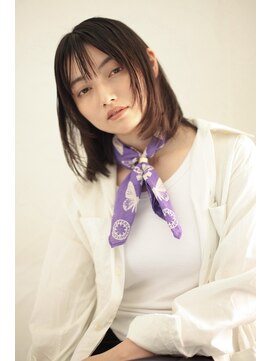 ファム(FAM) ミディアム レイヤー ウルフ ストレート 代官山 中目黒