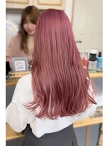 ネオリーブ クーロ(Neolive curro)&nbsp;小顔ハッシュレイヤー×ハイトーンブルー[横浜/ブリーチ]