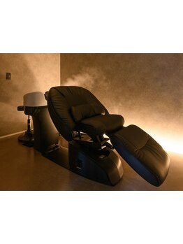 半個室の貸切プライベート空間で脳をほぐす深い休息を。髪と頭皮を根本から整える本格派ヘッドスパ。