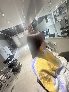 スモーキーベージュ