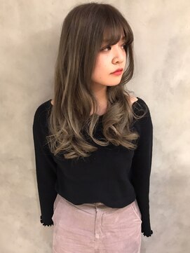 リルア 博多(LIRUA) グレージュハイライト