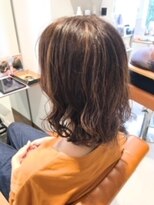 エール(Aile)&nbsp;ウェーブパーマ　モノトーンカラー　セミウェットウェーブ