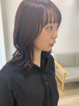 シーナ(scena) オフィスでも挑戦しやすいレイヤー×ラズベリーブラウン