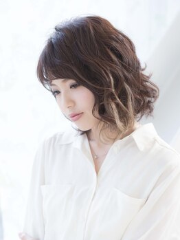 エンブレイス(hair&nail embrace)の写真/髪質・骨格に合わせたデザインカラーも得意なスタイリストが担当！あなたの個性を引き出してくれる◎
