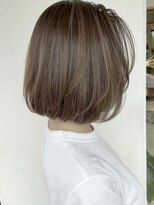 ソーコ 渋谷(SOCO) オリーブベージュミニボブ大人ショートボブハイライトショート