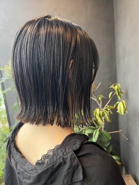 ナナ バイ ピケ(nana by pique) 切りっぱなし外はねボブ/アッシュブラック/20代/30代/40代