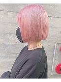 大人気ホワイトピンクのショートボブ