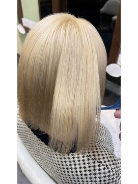 イートンクロップ オオツキ(Eton Crop Otsuki) ブロンドヘアー