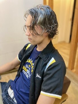 グランバイ アトリエドングリ(Grand × AtlierDonguri) お客様髪質改善データ1403（メンズパーマ）