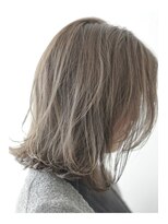 シカタ シーカ 鎌倉(CICATA/ShIKA.)&nbsp;マットグレージュのラフな外ハネ【CICATA鎌倉】