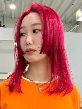 ウィコ 新宿(WICO) レッド×ステップカット[新宿駅/ワンレン/ダブルカラー/小顔]