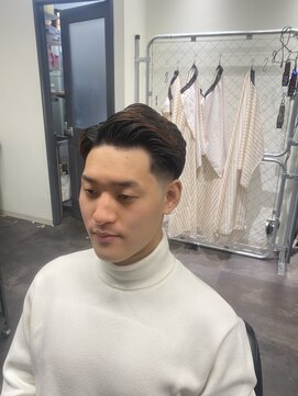 フランクスバーバーリベラルド 横浜(FRANK'S BARBER LIBERALD) ビジネススタイルフェードカットU