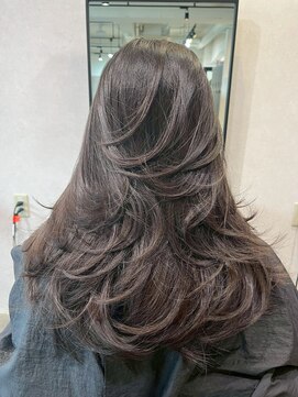 メリー オオサカ(Merly Osaka) ブローで作るレイヤースタイリング