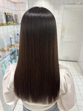 ロンドルーチェ 心斎橋(Lond luce) ダークアッシュ/ミディアムレイヤーカット［髪質改善/縮毛矯正］