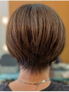 スーパーセッションアクシス(SUPERSESSION Axis) ハイカラーグラレイヤーショート